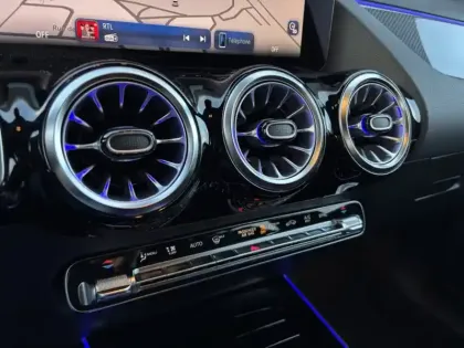 Photo 32 Mercedes Classe B 200 d AMG Line