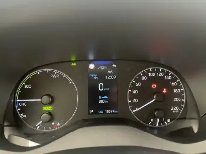 Photo 24 Toyota Yaris Hybride 116h Dynamic