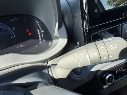 Photo 24 Toyota Yaris Hybride 116h Design MC24