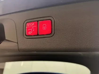 Photo 17 Mercedes Classe GLC SUV 300 4MATIC AMG Line Launch Edition