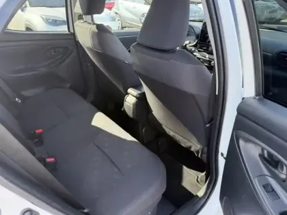 Photo 8 Toyota Yaris Hybride 116h Design MC2