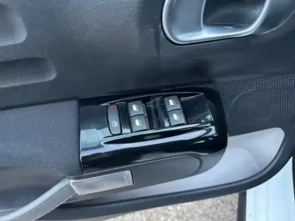 Photo 11 Citroën C3  PureTech 110ch Shine S&S EAT6