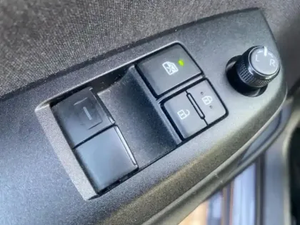 Photo 14 Toyota Yaris  116h Dynamic 5p MY22