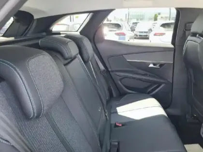 Photo 9 Peugeot 3008  1.5 BlueHDi 130ch S&S Allure Pack EAT8