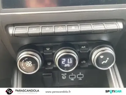 Photo 12 Renault Clio  1.6 E-Tech hybride 140ch Lutecia -21N