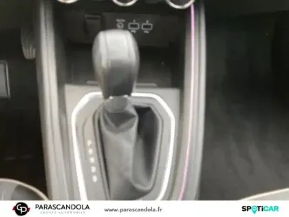 Photo 11 Renault Clio  1.6 E-Tech hybride 140ch Lutecia -21N