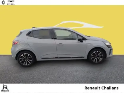 Photo 12 Renault Clio  1.6 E-Tech 145ch full hybrid Techno - 24