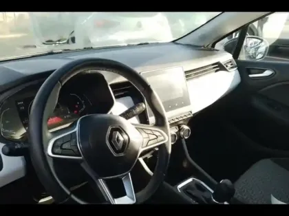 Photo 8 Renault Clio  1.6 E-Tech hybride 145ch Evolution