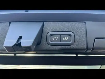 Photo 8 Volvo Xc60  T6 Hybride Rechargeable 253 + 145ch Plus Style Chrome Geartronic 8 AWD