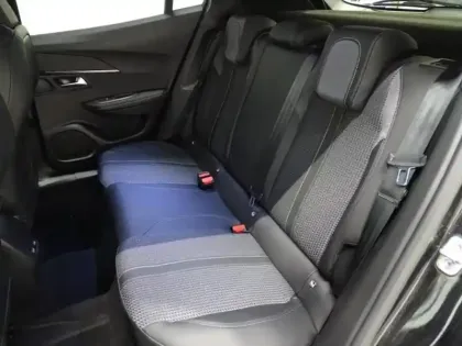 Photo 7 Peugeot 2008  e- 136ch GT