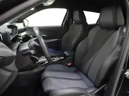 Photo 6 Peugeot 2008  e- 136ch GT