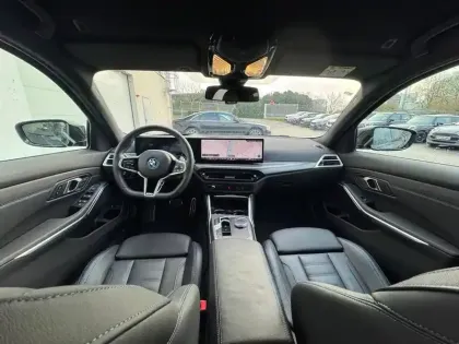 Photo 25 BMW Serie 3 Série 3 330eA 292ch M Sport