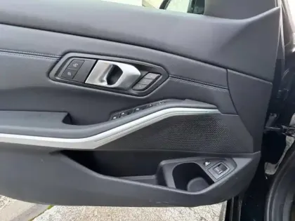 Photo 6 BMW Serie 3 Série 3 330eA 292ch M Sport