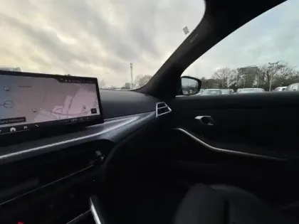 Photo 8 BMW Serie 3 Série 3 330eA 292ch M Sport