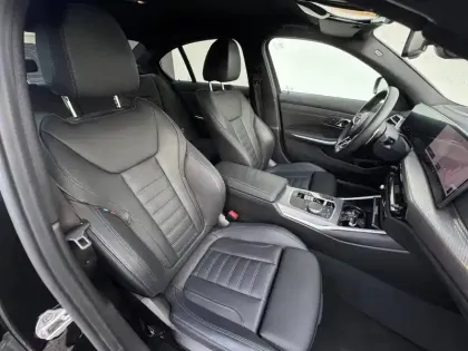 Photo 27 BMW Serie 3 Série 3 330eA 292ch M Sport