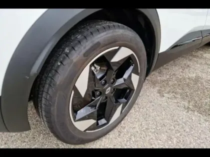 Photo 12 Renault Captur  1.6 E-Tech full hybrid 145ch Techno