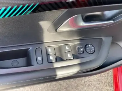 Photo 7 Peugeot 208  1.2 PureTech 100ch S&S Allure EAT8