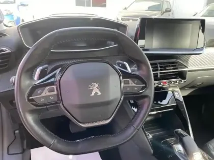 Photo 8 Peugeot 208  1.2 PureTech 100ch S&S Allure EAT8