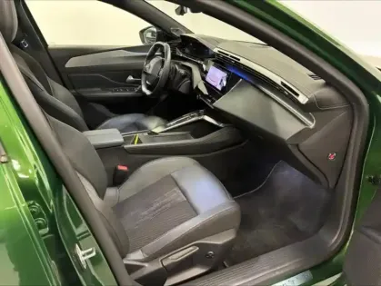 Photo 11 Peugeot 308  PHEV 225ch GT Pack e-EAT8