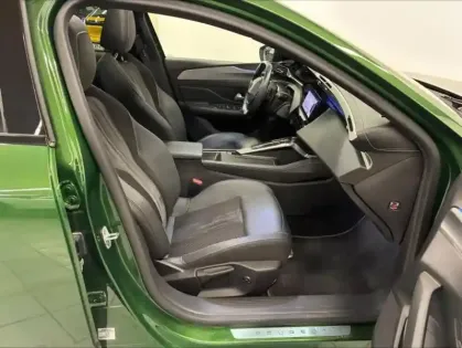 Photo 13 Peugeot 308  PHEV 225ch GT Pack e-EAT8