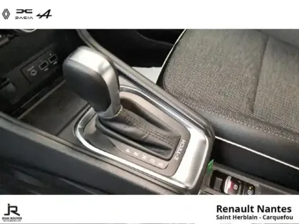 Photo 5 Renault Captur  1.6 E-Tech hybride rechargeable 160ch Techno