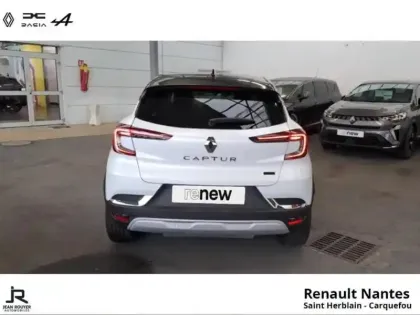 Photo 10 Renault Captur  1.6 E-Tech hybride rechargeable 160ch Techno