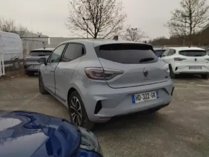 Photo 7 Renault Clio  1.6 E-Tech 145ch full hybrid Techno - 24 GPS