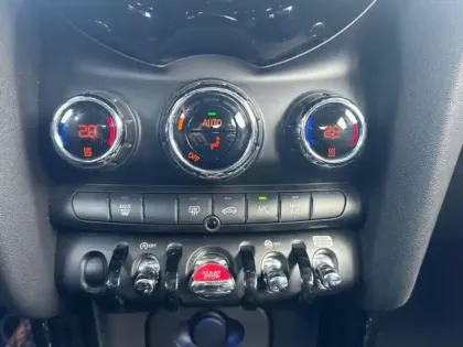 Photo 12 Mini Mini  5 Portes Cooper 136ch  Edition Greenwich BVA7