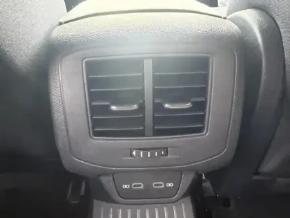 Photo 9 Volkswagen T-roc  1.5 TSI EVO 150ch Style DSG7