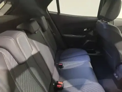 Photo 10 Peugeot 2008  1.2 Hybrid 145ch Allure e-DCS6