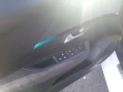 Photo 11 Peugeot 208  1.5 BlueHDi 100ch S&S Style