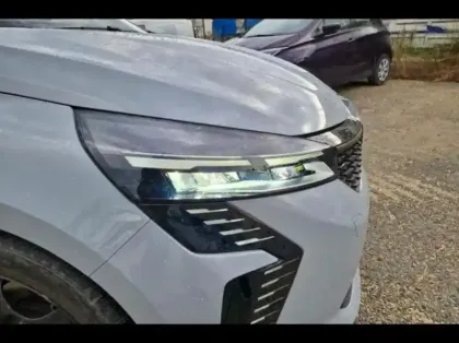 Photo 13 Renault Clio  1.5 Blue dCi 100ch Evolution