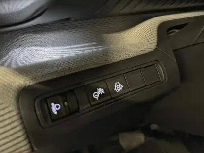 Photo 13 Citroën C3 Aircross  1.2 Hybride 145ch MAX