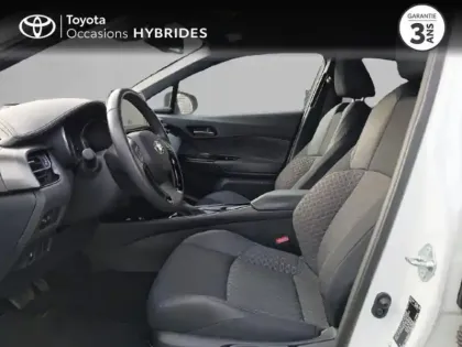 Photo 10 Toyota C-HR  2.0 Hybride 184ch Design Ultimate E-CVT