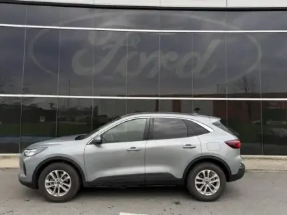 Photo 8 Ford Kuga  2.5 Duratec 180ch Hybrid FlexiFuel Titanium Powershift