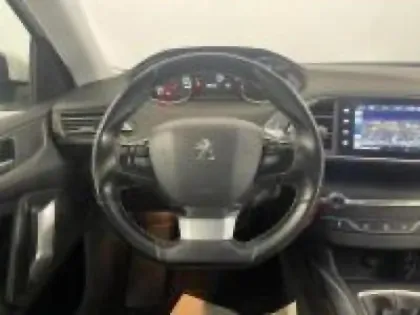 Photo 9 Peugeot 308  SW 1.2 PureTech 130ch Allure S&S