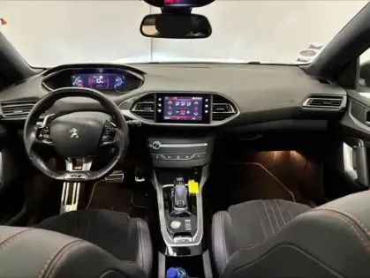 Photo 14 Peugeot 308  1.2 PureTech 130ch S&S GT Line EAT8 7cv