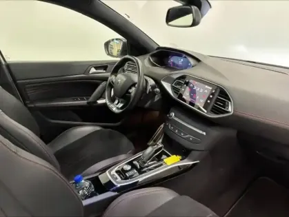 Photo 11 Peugeot 308  1.2 PureTech 130ch S&S GT Line EAT8 7cv