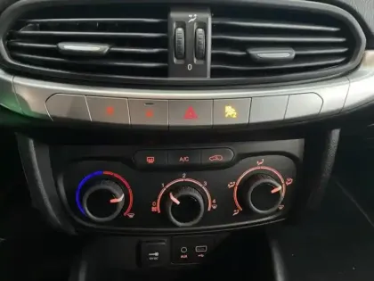 Photo 13 Fiat Tipo  1.4 95ch Pop 5p