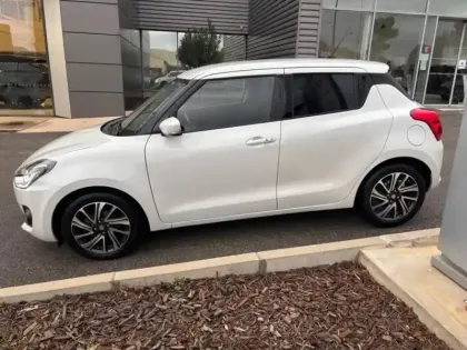 Photo 7 Suzuki Swift  1.2 Dualjet Hybrid 83ch Pack