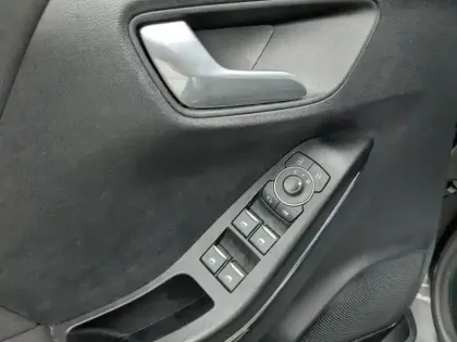 Photo 6 Ford Puma Gén. II Ph1 ST-Line Design 2 5