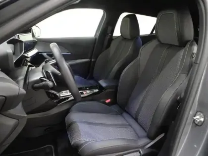 Photo 10 Peugeot 2008  1.2 Hybrid 136ch GT e-DCS6