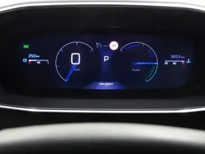 Photo 8 Peugeot 2008  1.2 Hybrid 136ch GT e-DCS6