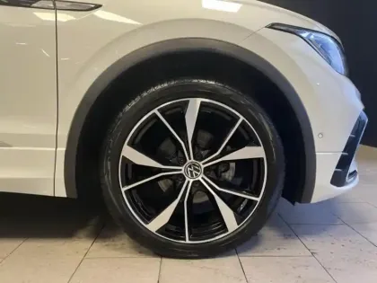 Photo 8 Volkswagen Tiguan  2.0 TDI 150ch R-Line DSG7