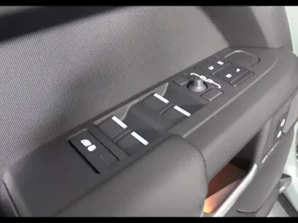 Photo 22 Land rover Defender  110 2.0 P300e PHEV Trophy Edition Keswick Green