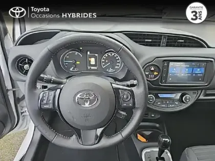 Photo 8 Toyota Yaris  100h Dynamic 5p RC19