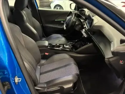 Photo 9 Peugeot 2008  e- 136ch GT