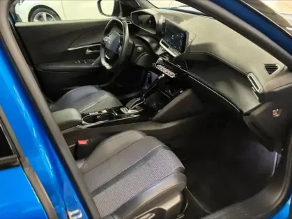 Photo 6 Peugeot 2008  e- 136ch GT