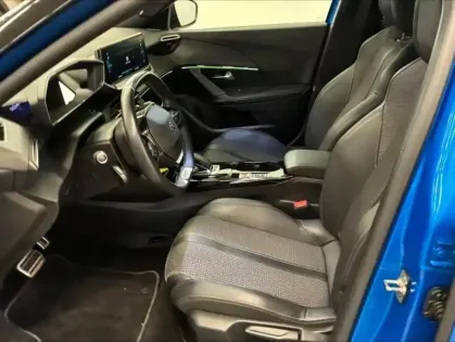 Photo 7 Peugeot 2008  e- 136ch GT