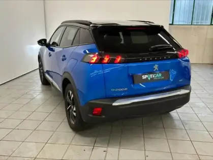 Photo 14 Peugeot 2008  e- 136ch GT